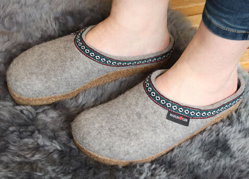 leather world designs clogs