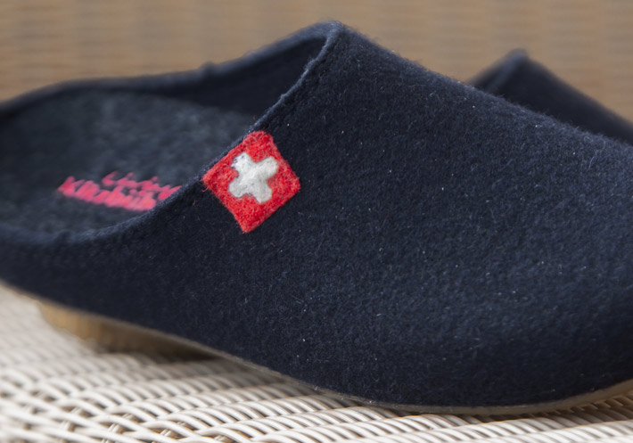 best house slippers for narrow feet