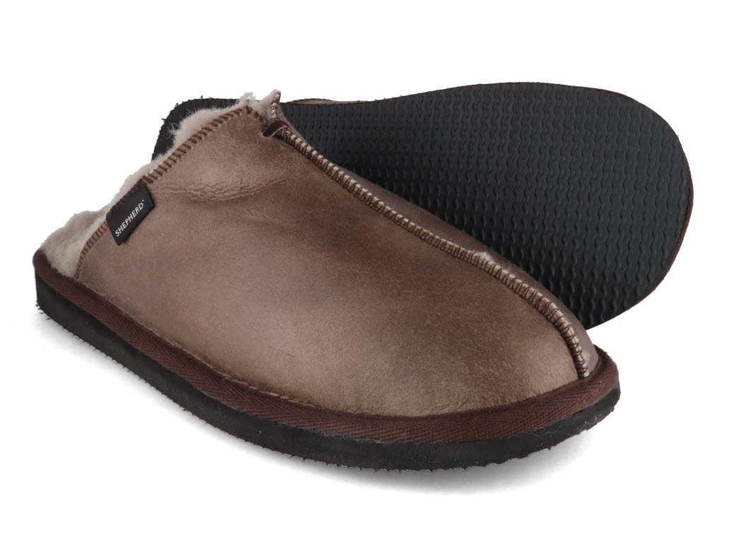 SHEPHERD Lambskin Slippers| Hugo, Stone Oiled Antique