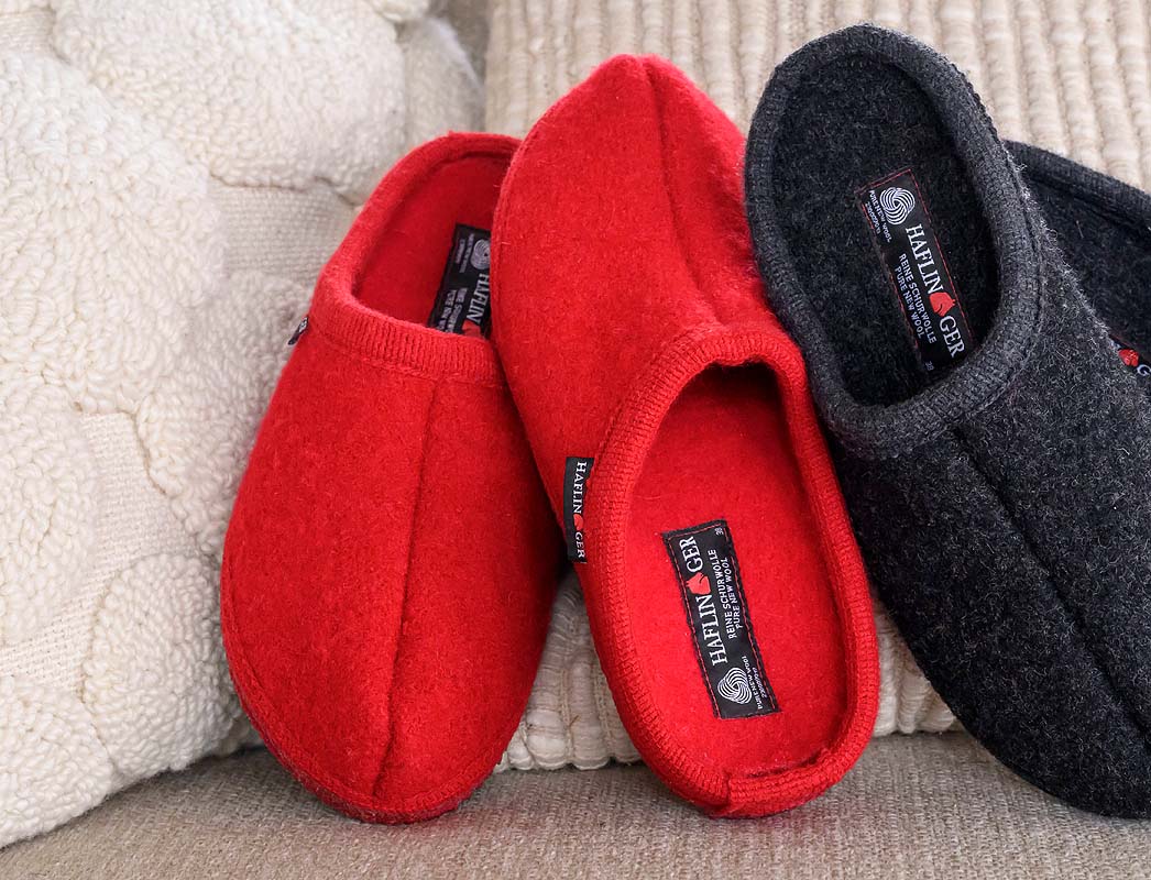 HAFLINGER | Unisex Wool Slipper Alaska, Brick Red | display picture 2