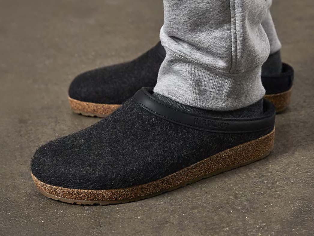 HAFLINGER Grizzly GZL Clogs, charcoal | German Slippers